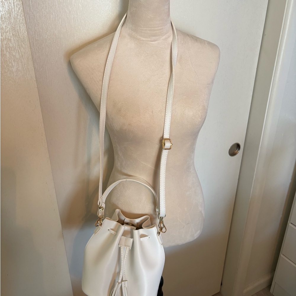 Elegant White Bucket Bag